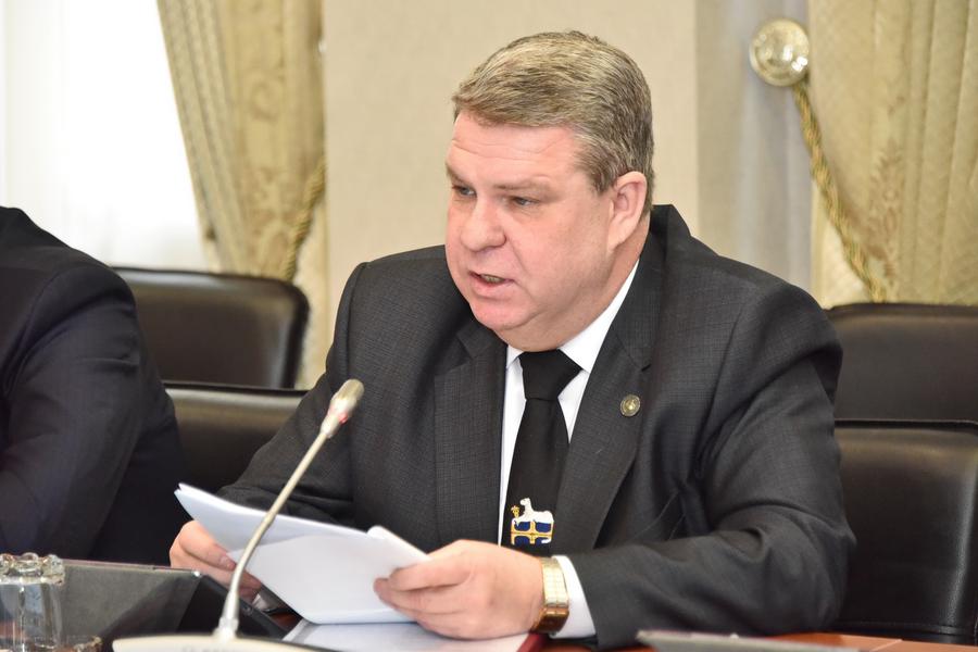 «Неприглядное общежитие, старая техника, коммуникации… Тут тревогу надо бить уже!»: Депутаты Госсовета озаботились состоянием татарстанских колледжей