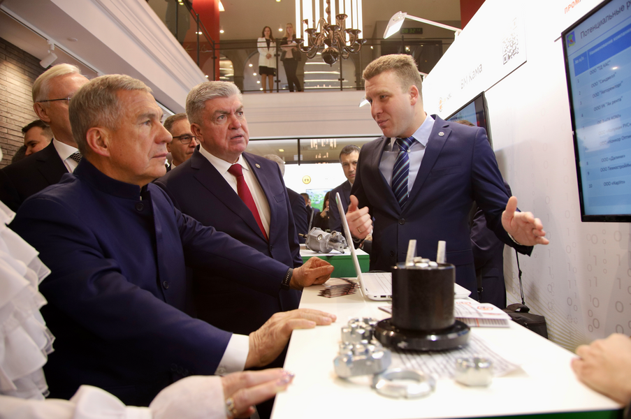 «Здесь, Наиль Гамбарович, недорабатываете. Недорабатываете!» «Здесь, Наиль Гамбарович, недорабатываете. Недорабатываете!»