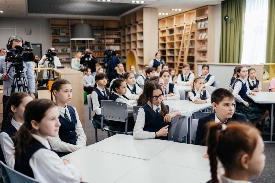 Экоурок с участием певицы и блогера Миланы Стар объединил 32 школы Нижнекамска Экоурок с участием певицы и блогера Миланы Стар объединил 32 школы Нижнекамска