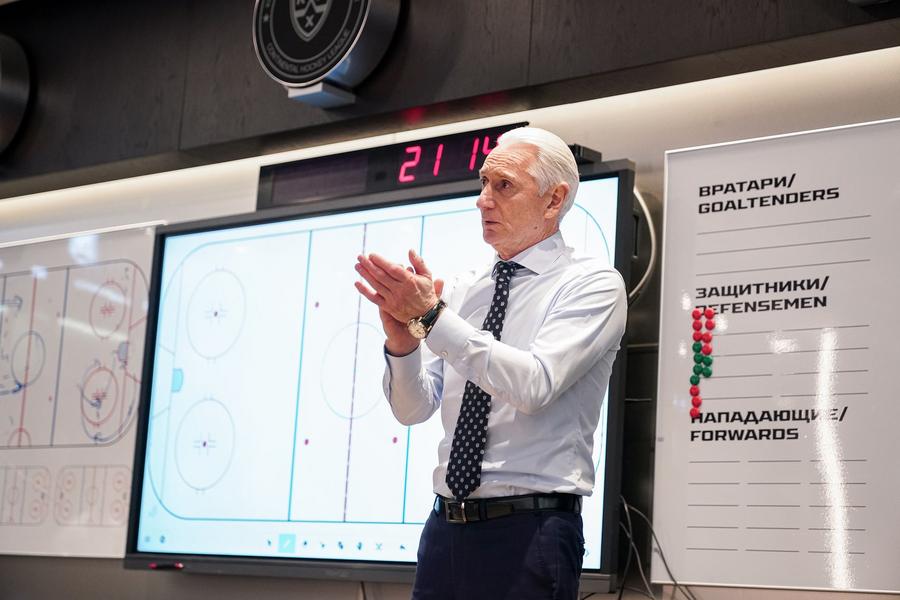 Билялетдинов устроил шоу в юбилейном матче