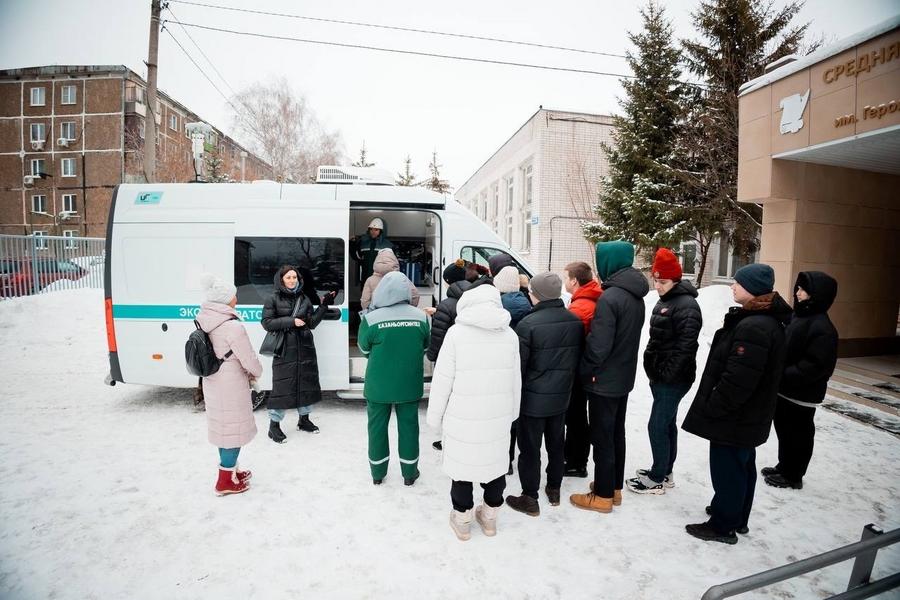 Ученикам казанской школы №130 показали работу передвижной экологической лаборатории «Казаньоргсинтеза» Ученикам казанской школы №130 показали работу передвижной экологической лаборатории «Казаньоргсинтеза»