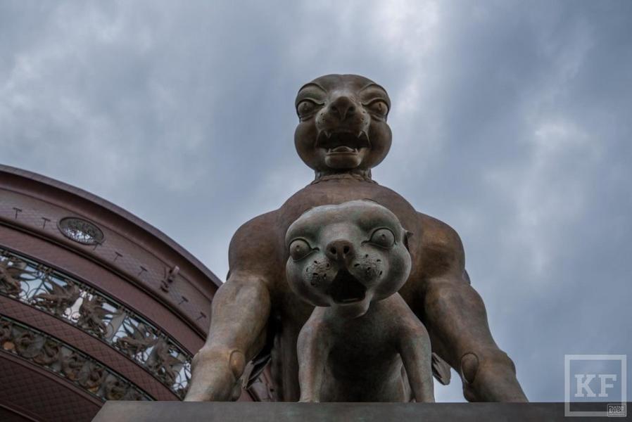 Скульптуры барсов и зилантов Даши Намдакова в Казани установлены незаконно, но самим статуям ничего не угрожает 