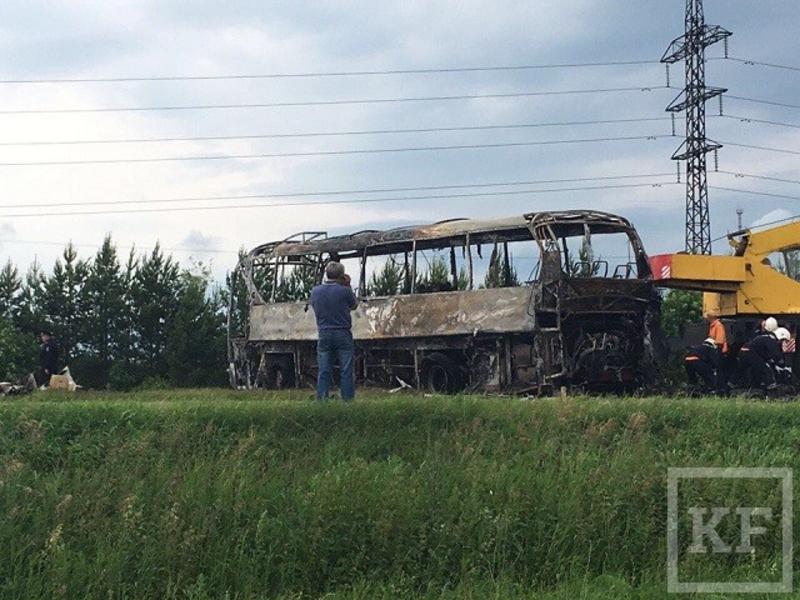 СКР ищет очевидцев смертельной аварии с участием автобуса в Татарстане 