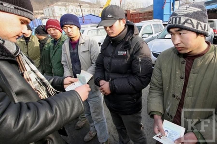 Около 200 000 татарстанцев-должников рискуют в 2017 году стать невыездными