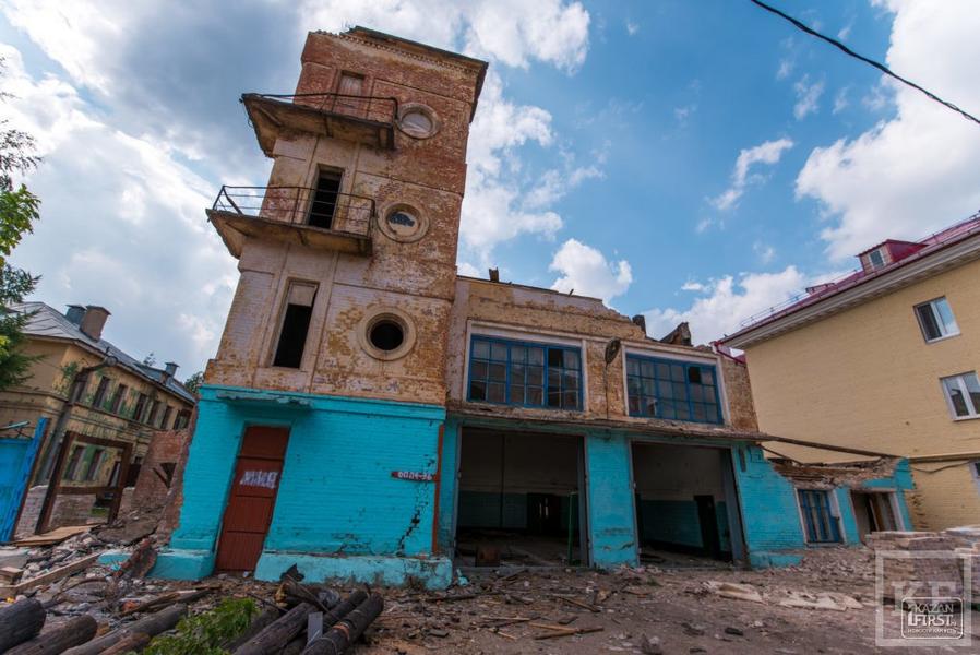 В Казани сносят старинную пожарную каланчу – она не вписалась в общую концепцию возрождения Адмиралтейской слободы