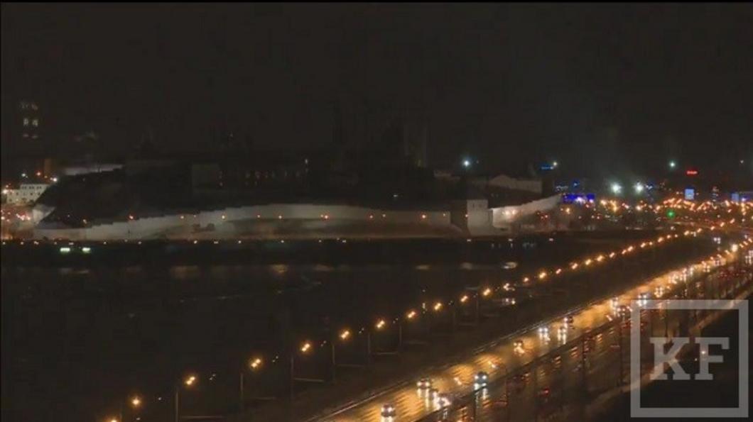 «Час земли» в столице Татарстана: Казанский кремль утонул в темноте
