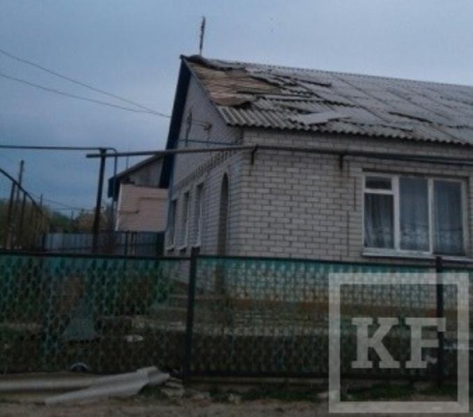 Несколько десятков зданий в Татарстане получили повреждения после грозы