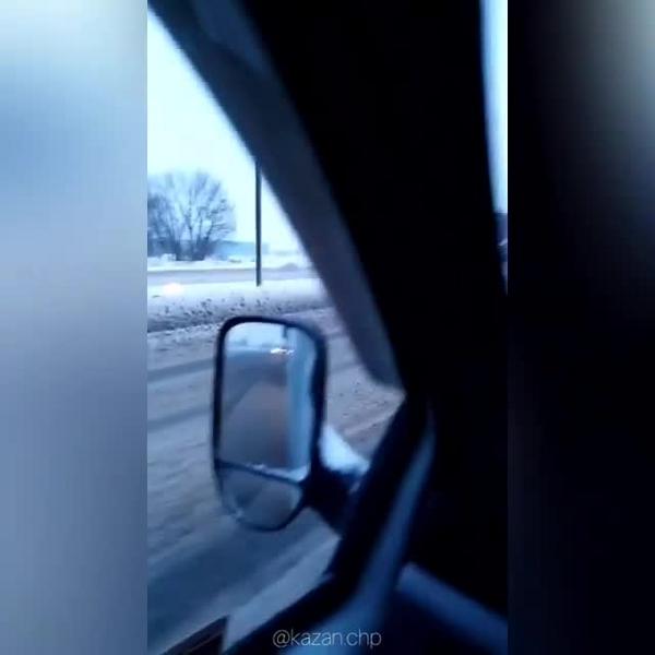 Видео: казанские водители помогают фурам выбираться из сугробов
