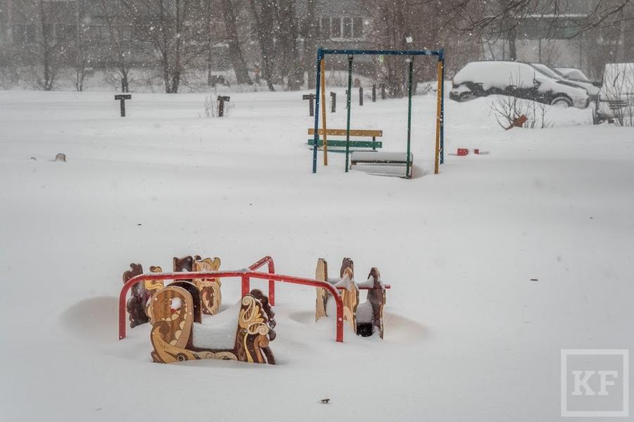 Опять метель: как Казань переживает очередной снегопад
