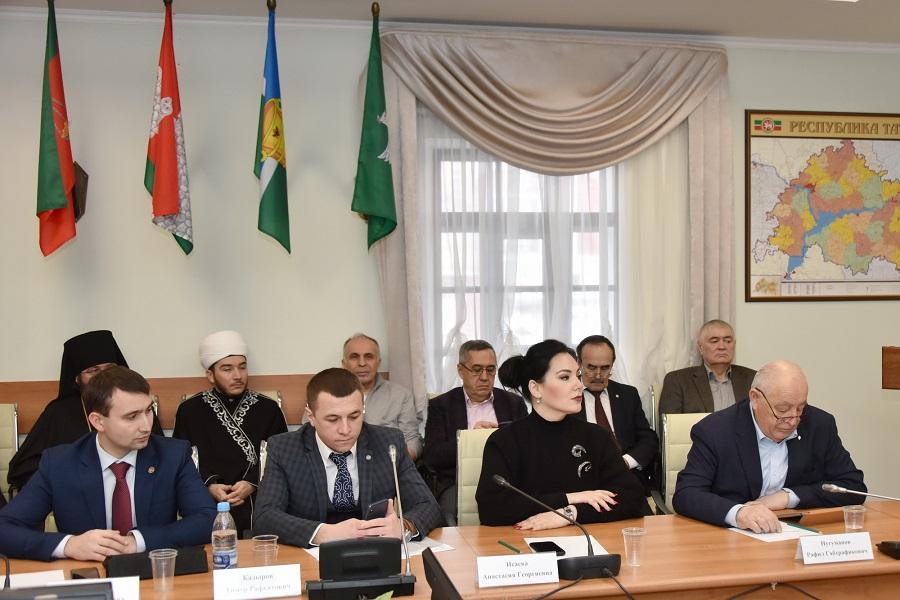 «Татарстану важно занять центральную позицию в дискуссии по конституционной реформе в России»