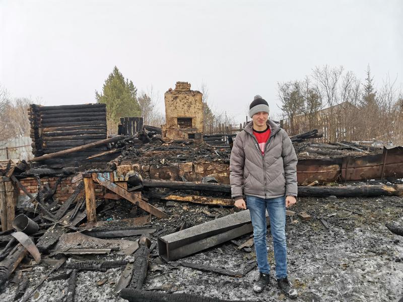 В Татарстане стажер-полицейский спас на пожаре человека