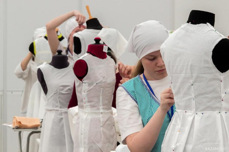 «Нужно не стесняясь и не жадничая практиковать комплименты в адрес коллег» «Нужно не стесняясь и не жадничая практиковать комплименты в адрес коллег»