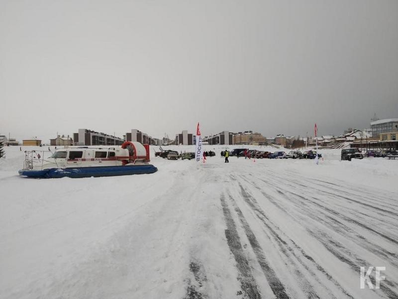 Участники Казанского чемпионата по зимнему дрифту получат штраф за выезд на лед