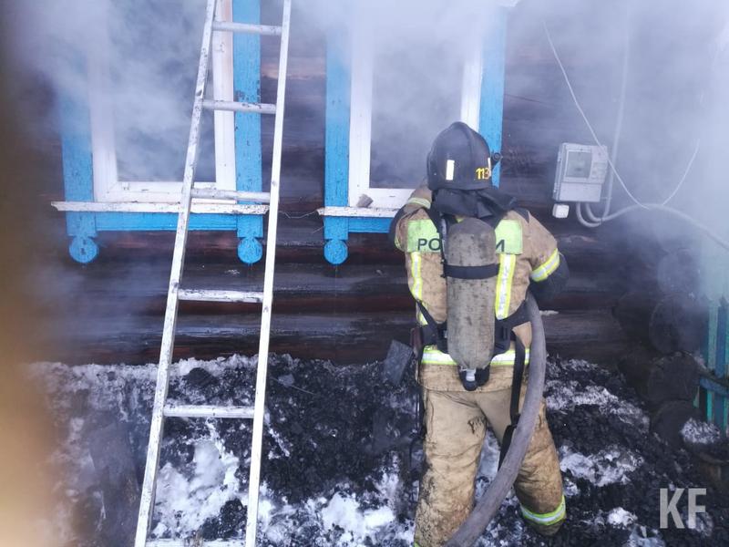 В Татарстане соседка спасла 85-летнего пенсионера, услышав сигнал пожарного извещателя В Татарстане соседка спасла 85-летнего пенсионера, услышав сигнал пожарного извещателя