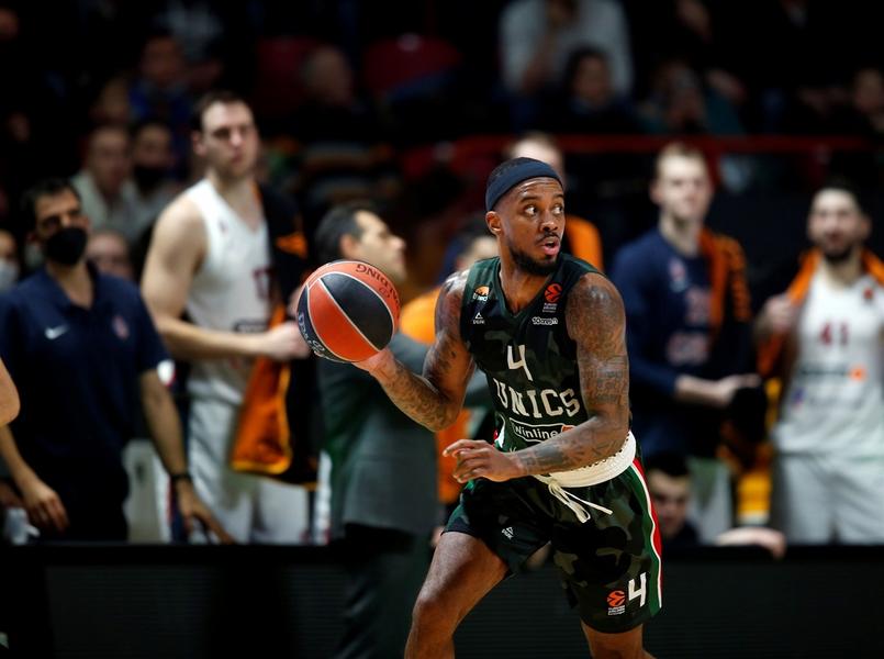 УНИКС не смог обыграть ЦСКА третий раз подряд в сезоне. Без странных решений арбитров не обошлось