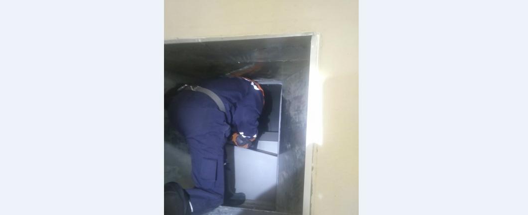 В Казани спасли юношу, застрявшего в вентиляционной шахте