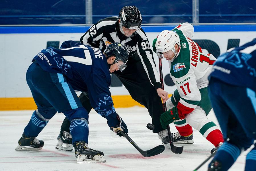 Восемь шайб, драки и первая победа в новом году. «Ак Барс» разобрался с «Сибирью» Восемь шайб, драки и первая победа в новом году. «Ак Барс» разобрался с «Сибирью»