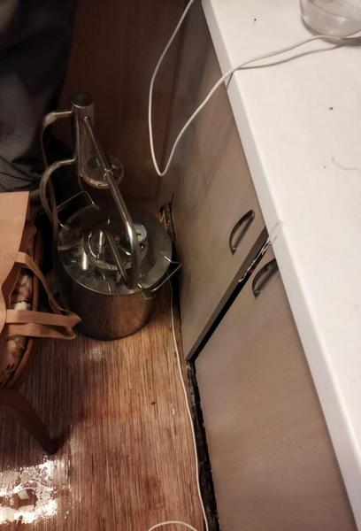 Казанца госпитализировали с ожогами после взрыва самогонного аппарата в квартире