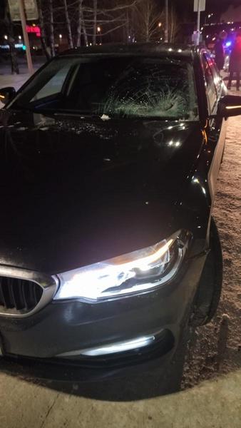 После наезда BMW нижнекамку с тяжелыми травмами госпитализировали