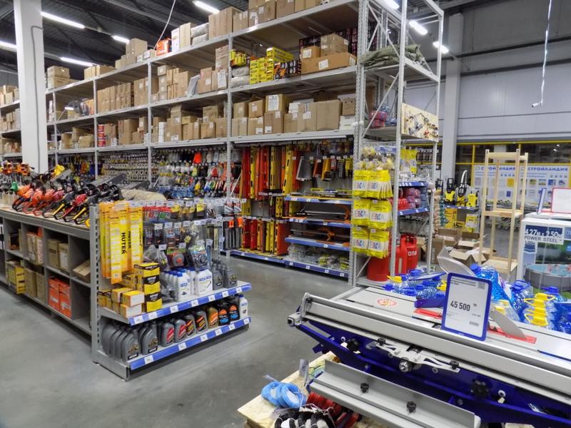 Житель Елабуги обворовал нижнекамскую «Стройландию» на 13 тысяч рублей