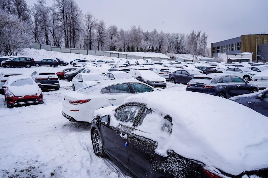 «Лада Веста» за полтора миллиона, допоборудование на 500 тысяч рублей и гигантские очереди: как авторынок выходил из постпандемийного кризиса