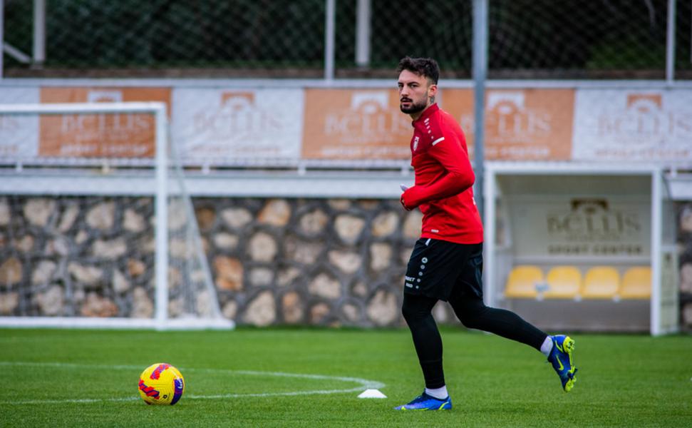 «Рубин» вышел с отпуска и уже провёл свой первый товарищеский матч. Соперником стал воронежский «Факел», с которым казанцы сыграли вничью