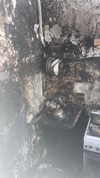 В Казани на улице Короленко пожарные спасли из горящей квартиры 6 человек