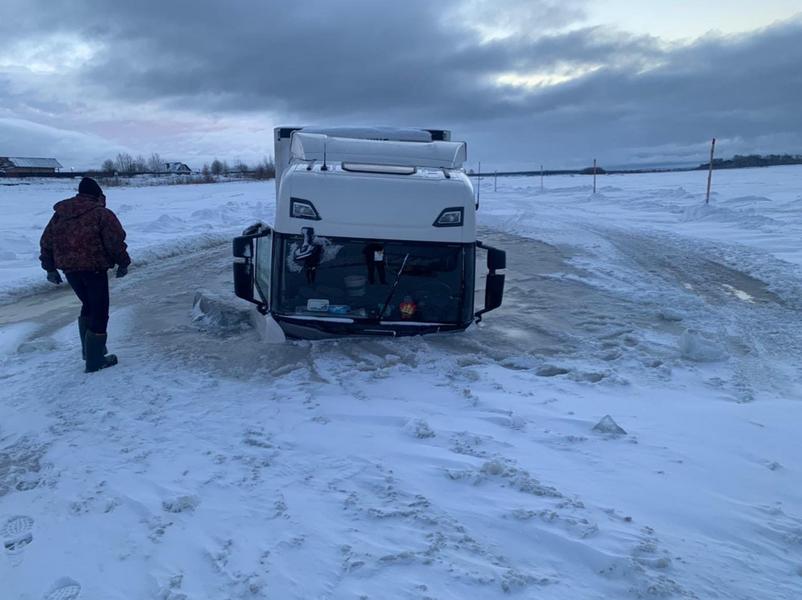 В Мамадышском районе под лед провалился грузовой автомобиль