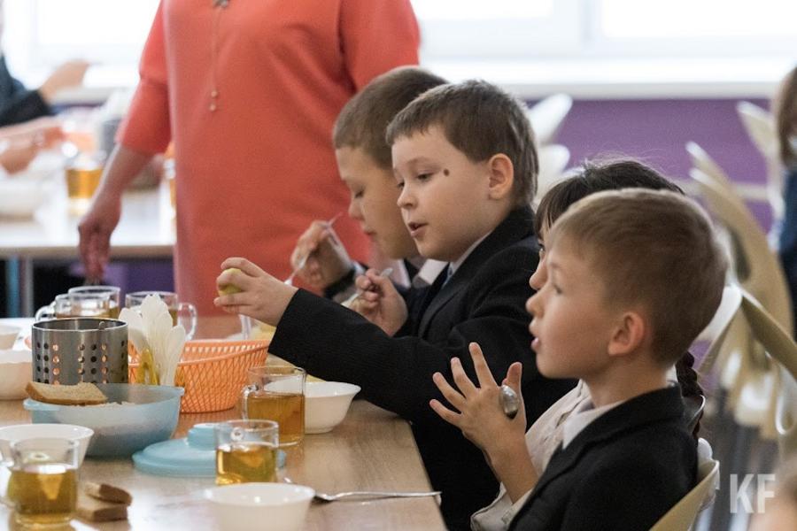 «Наши столовые не резиновые»: рост числа казанских школьников модернизирует систему питания
