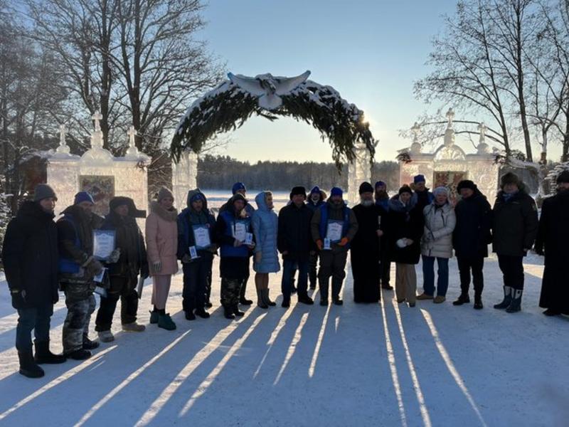 Митрополит Казанский и Татарстанский Кирилл посетил Рождественский фестиваль «Лед и свет» в Раифе