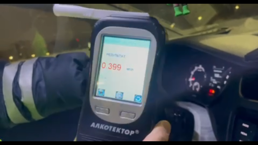 В Челнах задержали 17-летнего парня, устроившего пьяные «покатушки» на «ВАЗе» В Челнах задержали 17-летнего парня, устроившего пьяные «покатушки» на «ВАЗе»