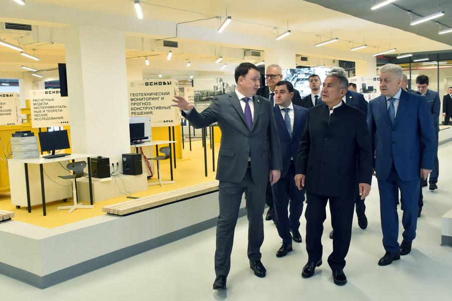 Минниханов оценил новое научно-образовательное пространство в КГАСУ Минниханов оценил новое научно-образовательное пространство в КГАСУ