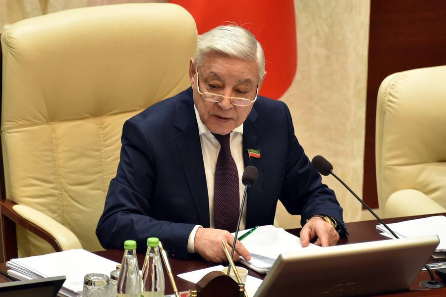Рустам Минниханов – без 5 минут раис: Госсовет Татарстана утвердил поправки в Конституцию