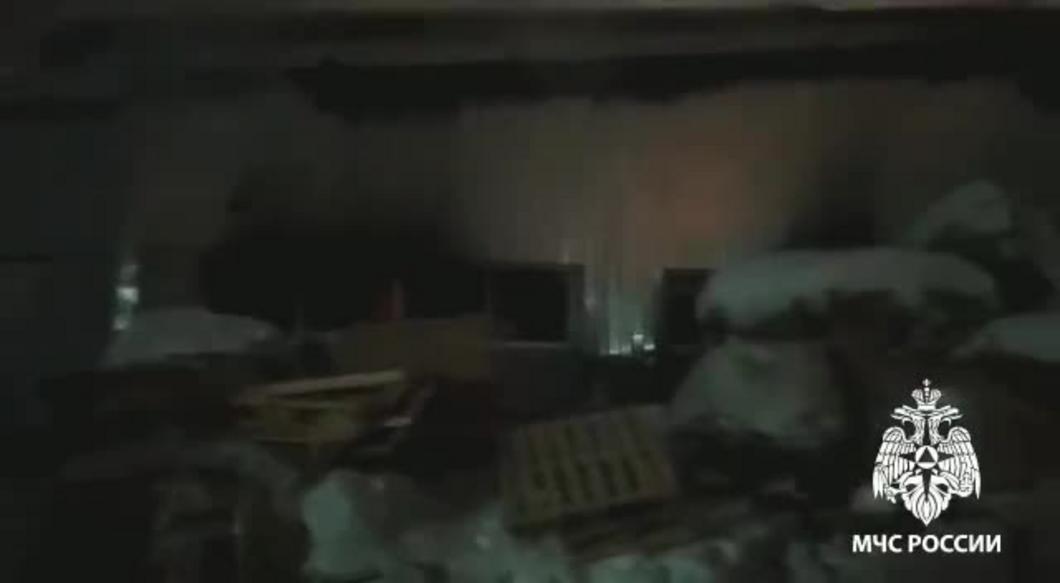 Загорелся склад прессованной бумаги в Казани