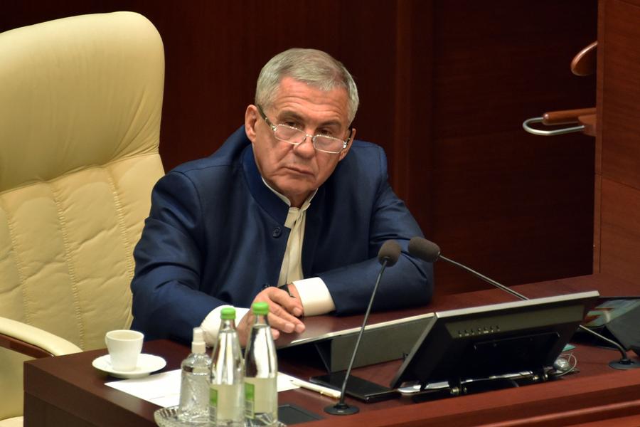 Рустам Минниханов теперь раис. Госсовет Татарстана утвердил поправки в Конституцию