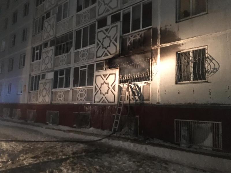 В Нижнекамском районе из многоквартирного дома эвакуировались люди из-за пожара В Нижнекамском районе из многоквартирного дома эвакуировались люди из-за пожара