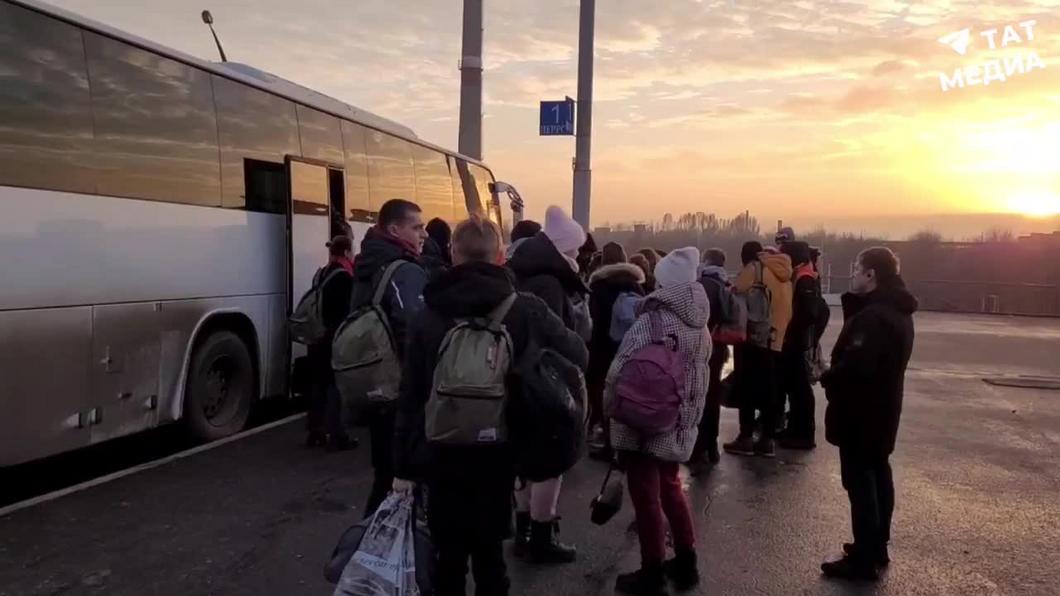 Из Лисичанска в Татарстан отправились 50 старшеклассников в целях окончания школы