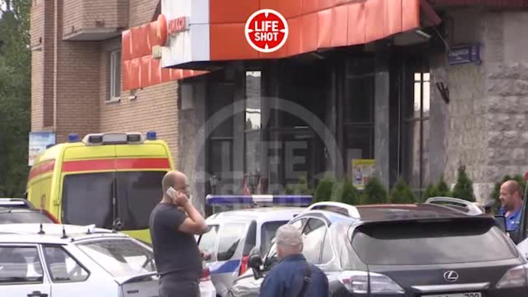 Пьяный мужчина удерживал в заложниках продавца московского супермаркета