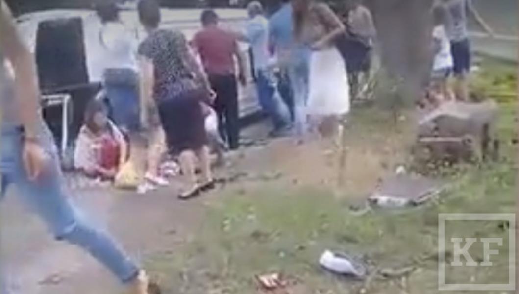В ДТП с автобусом в Абхазии пострадали мать с дочерьми из Казани
