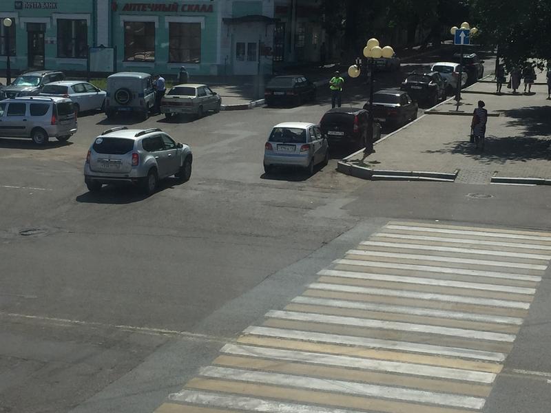 В Чистополе из-за звонка эвакуировали два торговых центра