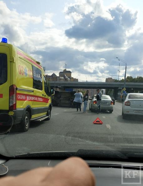 «Перевернулась на ровном месте»: две автоледи столкнулись в Казани