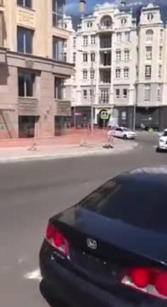 Напротив ЖК Odette в Казани прошел «голый одиночный пикет»