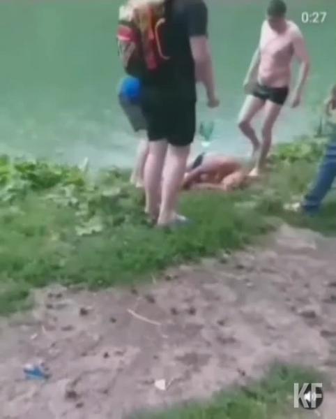 В Казани очевидцы вытащили тонущего мужчину из озера