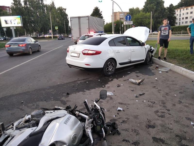 Молодой водитель в Нижнекамске устроил ДТП с пострадавшими