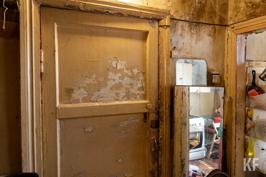 Жители столетнего казанского дома, который разрушается: Боимся здесь жить, но нам больше негде