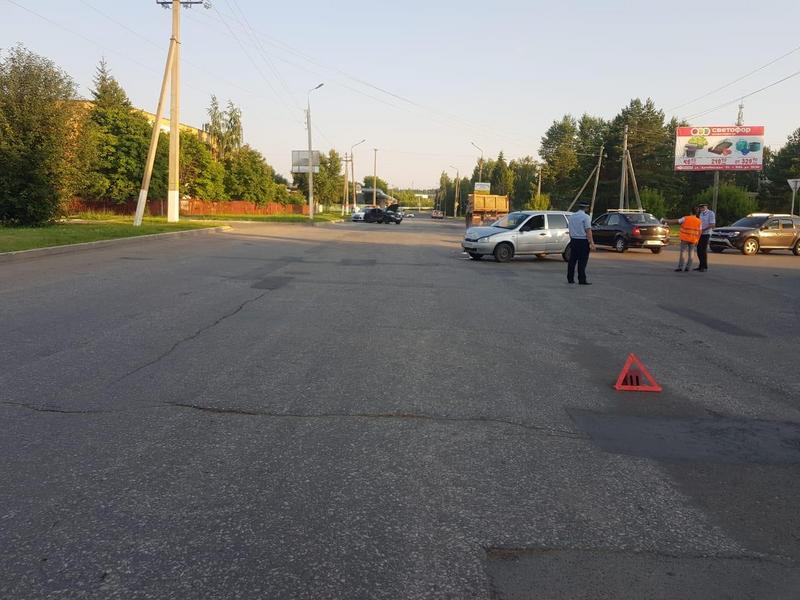 Молодой водитель в Нижнекамске устроил ДТП с пострадавшими