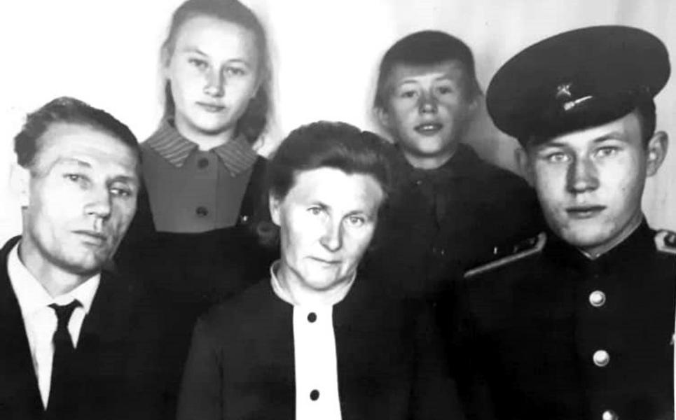 Вековой юбилей отмечает зенитчица и учитель из Нижнекамска Ольга Судак Вековой юбилей отмечает зенитчица и учитель из Нижнекамска Ольга Судак