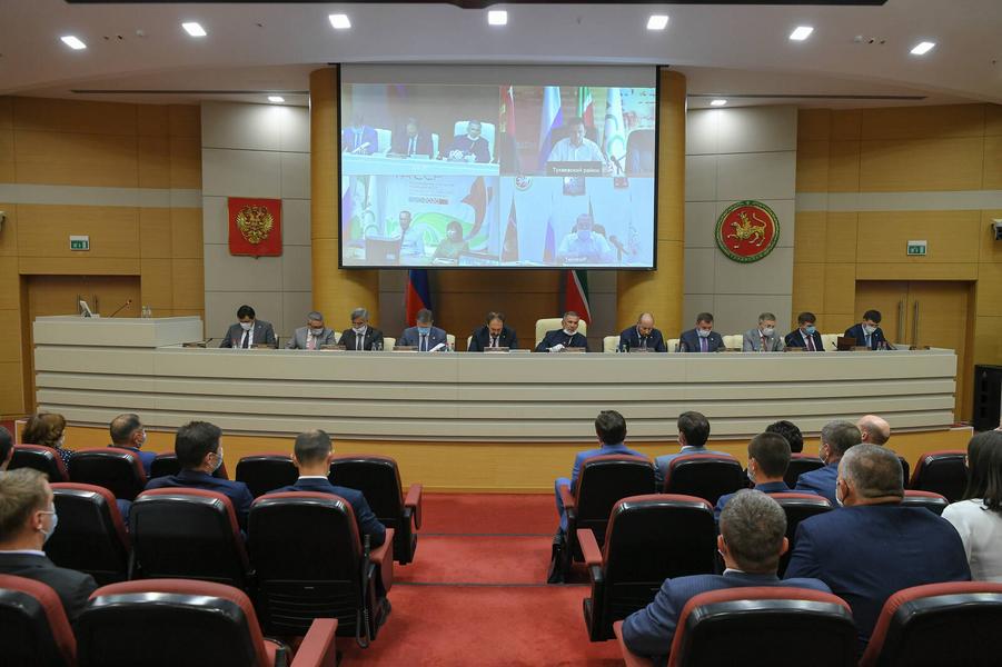 Рустам Минниханов предложил создать рейтинг ведомств Татарстана по уровню цифровизации