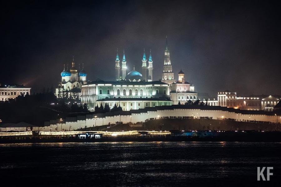 «Уродство какое-то»: казанцы высмеяли подсветку цирка и Чаши