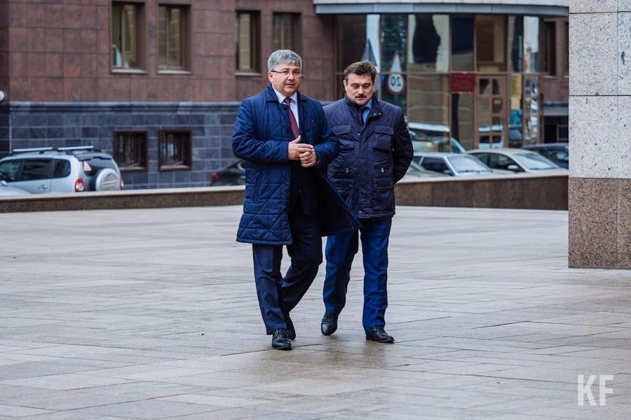 Повезло с женой: сколько зарабатывают главы районов Татарстана